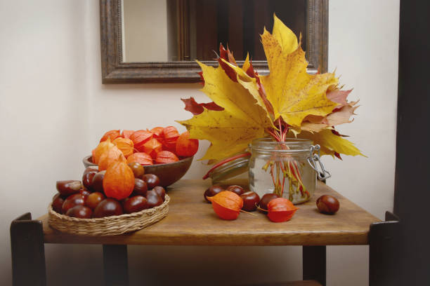 Acorns/pinecones and Leaves to a Bowl for fall decor