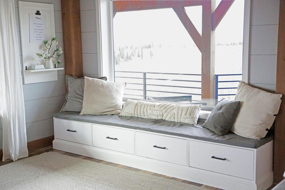 Bay Window Cozy Bench Storage