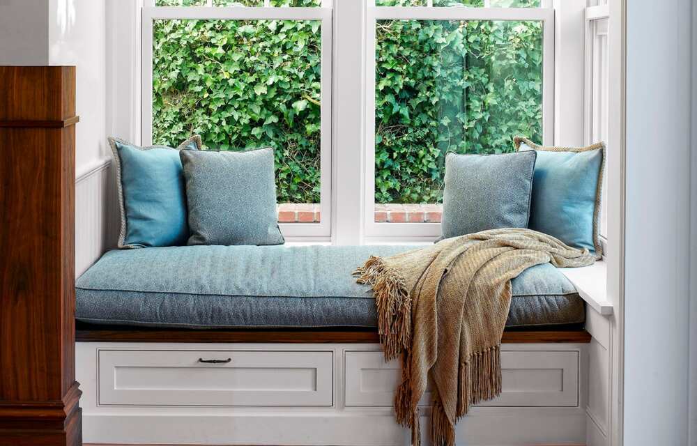 Inbuilt Plush Bay Window Seat