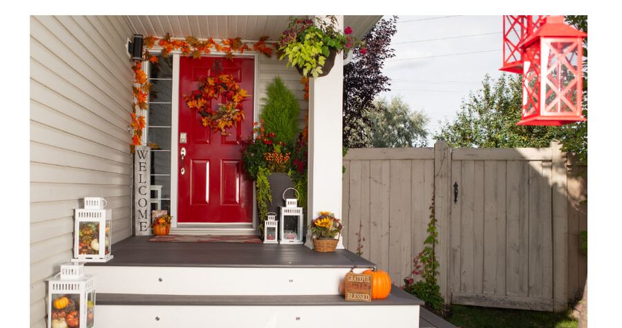 Decoration in Small Front Porch