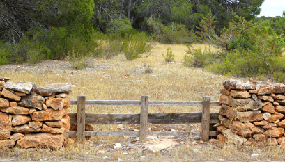 Stone and Wood Combination Fencing