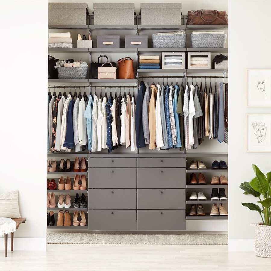 Open-Air Closet with Utilizing Wall Space