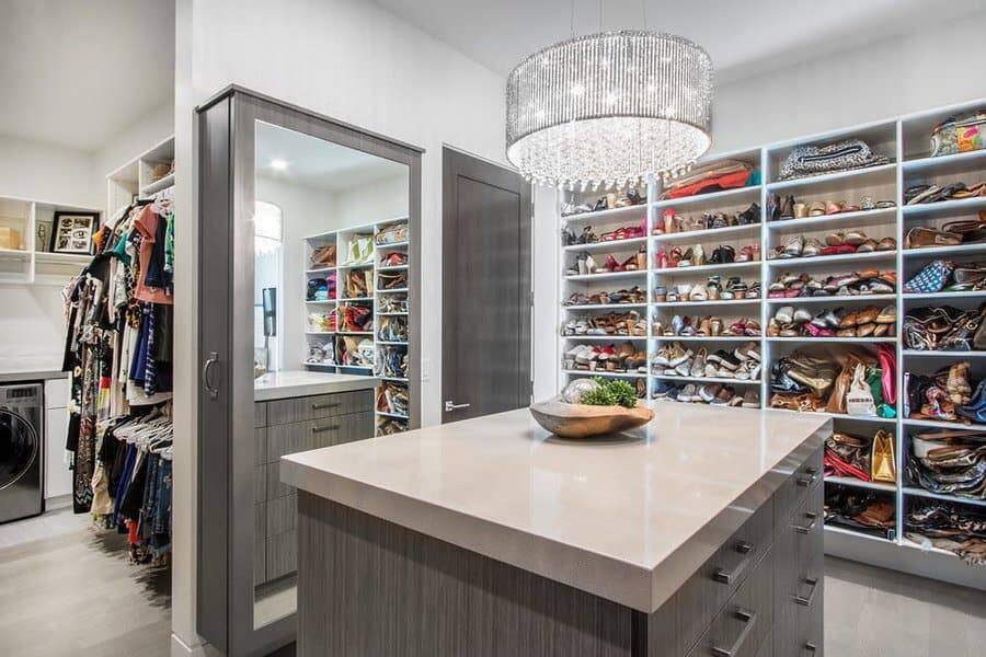  Walk-in Closet in Home