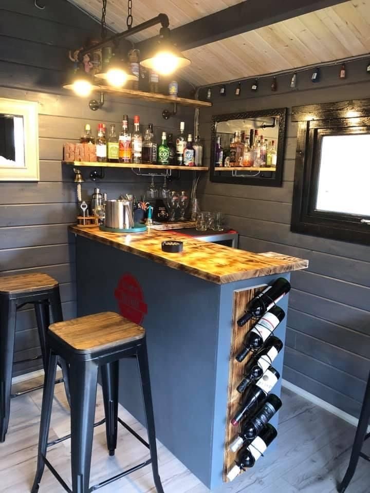  Garage Man Cave with Mini Bar Setup