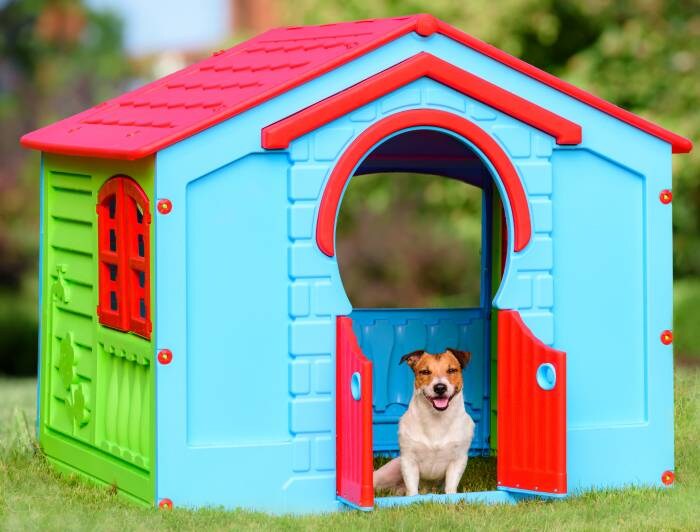 Eco-Friendly Recycled Plastic Dog House