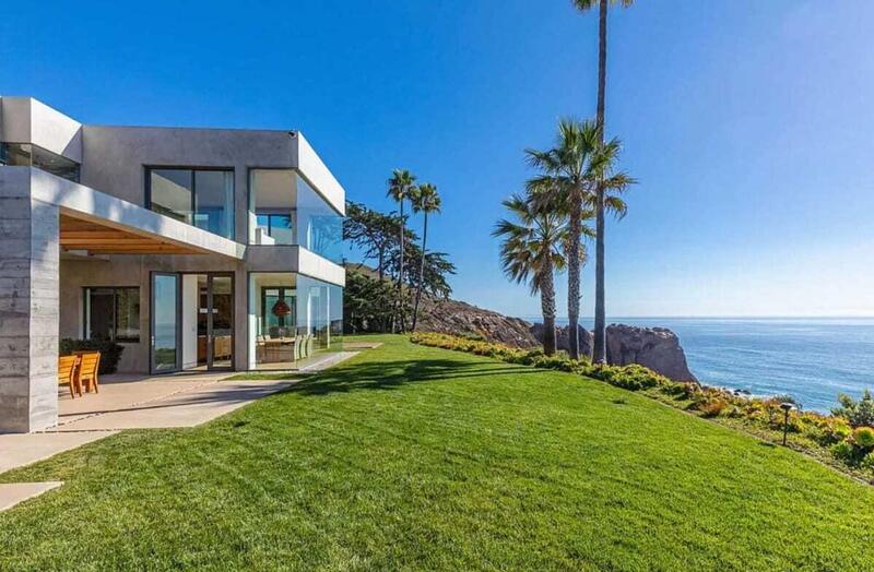 Beachfront Modern House in Malibu