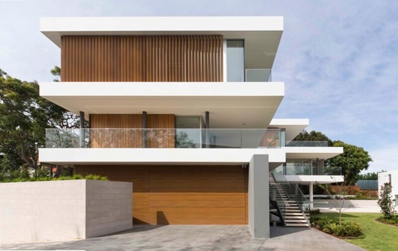 Cantilevered Concrete Home in Sydney