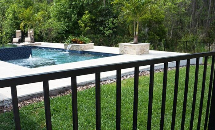 Using Fencing for Private Oasis in Above Ground Spa