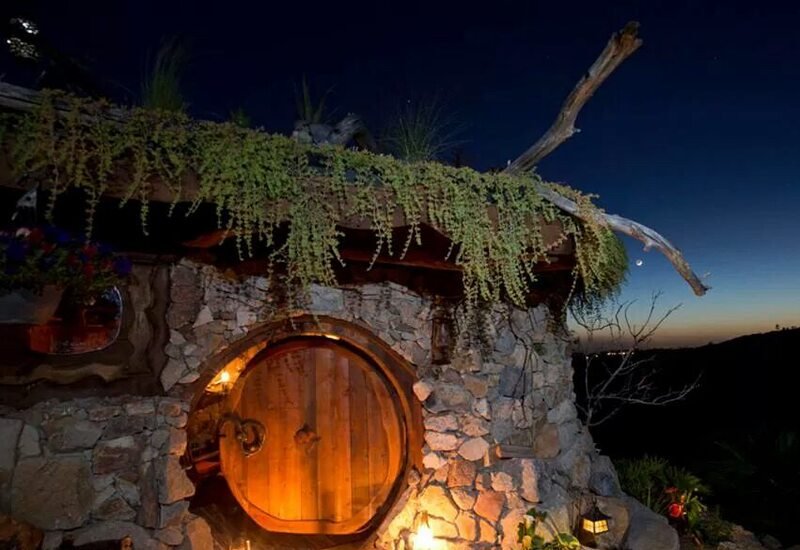 Hobbit House Near San Diego with Iconic Look