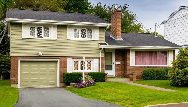 Split-Level Suburban House in Vancouver