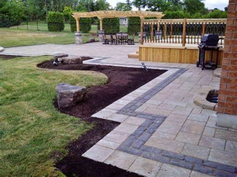 Customizable patio edging design