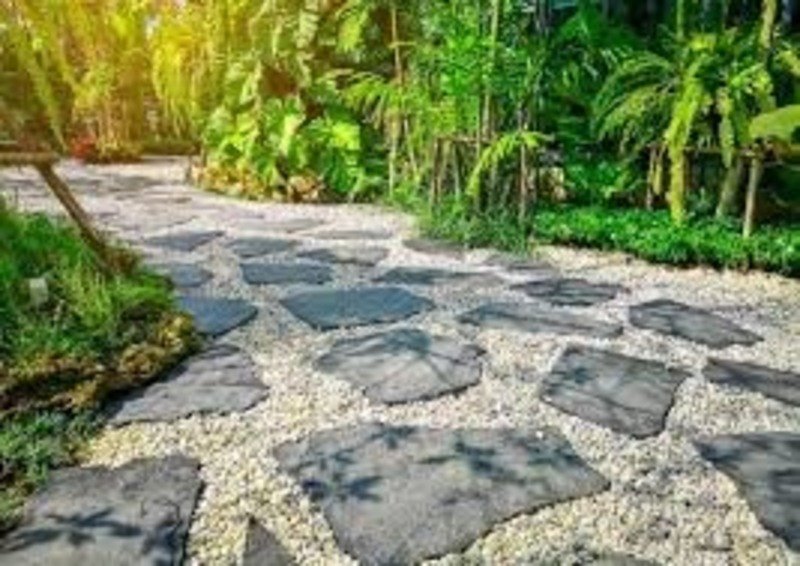 Gravel pathway with stepping stones