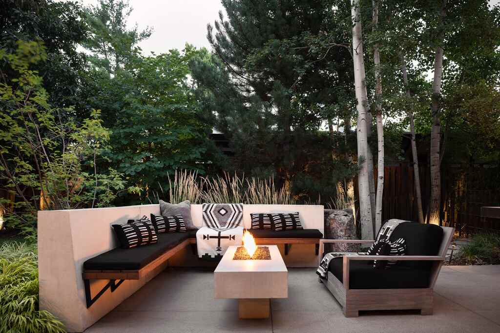 Fire Pit Centerpiece Layout