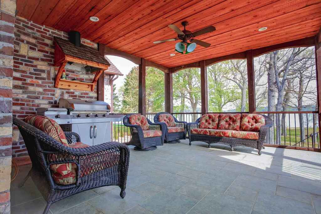 Screened-In Outdoor Kitchen