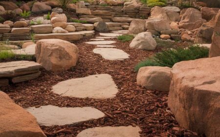 10 Stunning Front Yard Landscaping Ideas With Rocks And Mulch - Home ...