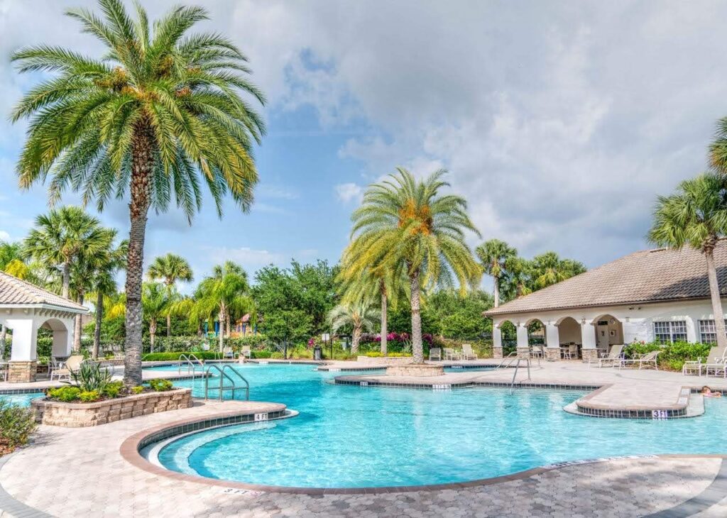 How to Choose the Perfect Pool Design for Your Home