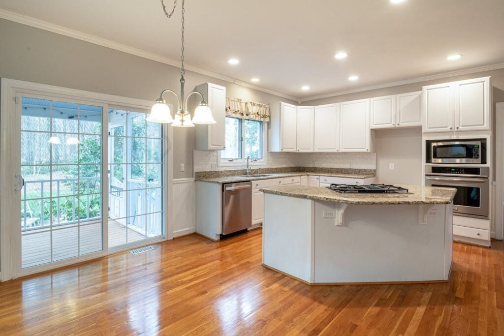 What’s The Difference Between Framed and Frameless Cabinets