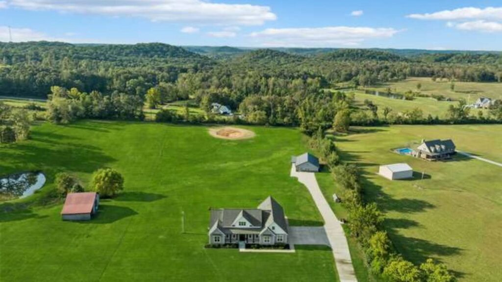 Nashville Home vs. 500-Acre Farm