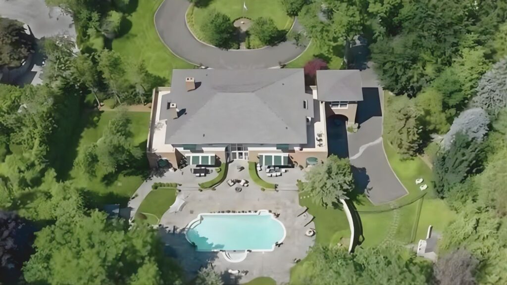 Outdoor Amenities and Entertaining Spaces