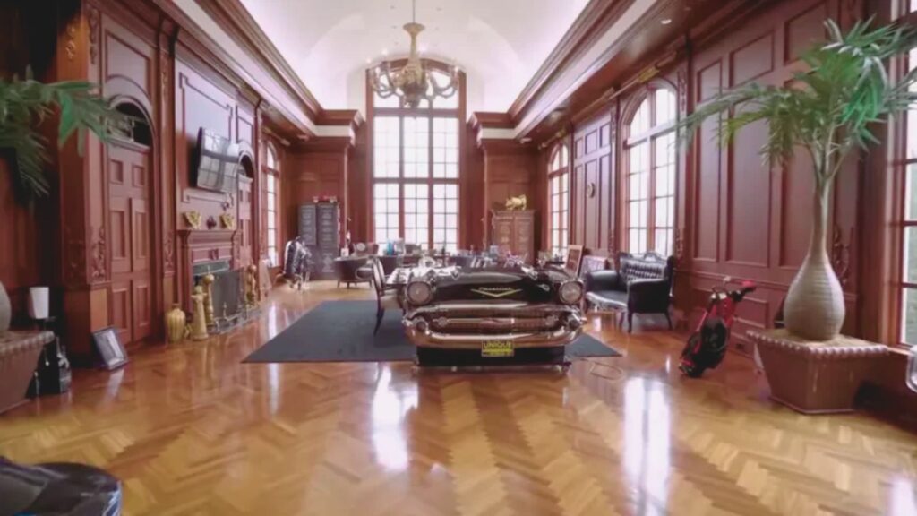 Interior Features of the Mansion