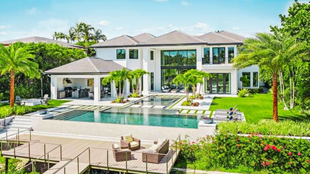 Where Does Dustin Johnson Live Today