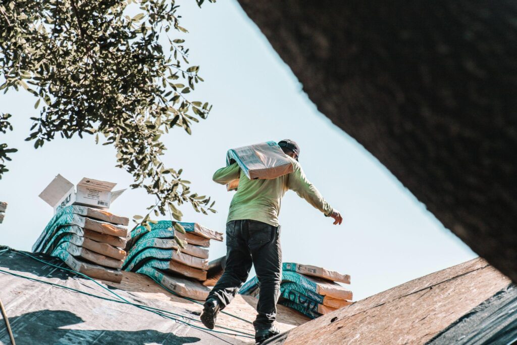 What Homeowners Should Know Before Replacing a Roof
